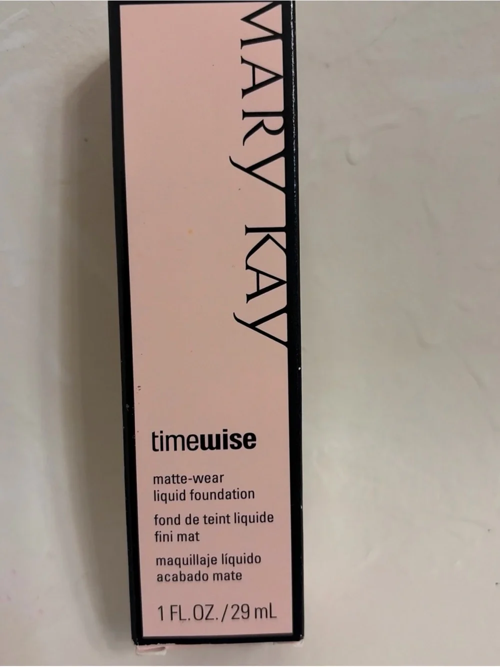 Mary Kay Timewise Matte-Wear Liquid Foundation – Beige 1